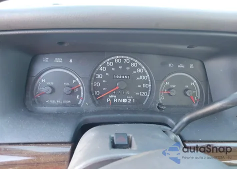 2003 Ford Crown Victoria Lx z USA, uszkodzony, nr VIN 2FAFP74W13X145024